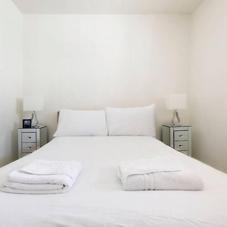 Beautiful 2 Bedroom Mews House With Parking By The Beach Brighton ภายนอก รูปภาพ