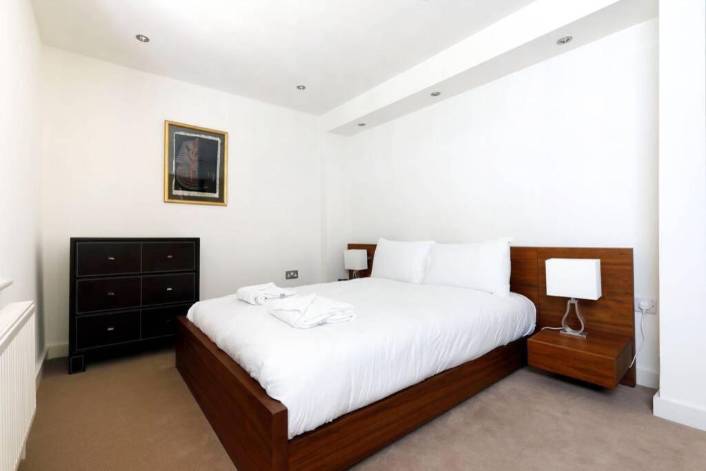 Beautiful 2 Bedroom Mews House With Parking By The Beach Brighton ภายนอก รูปภาพ