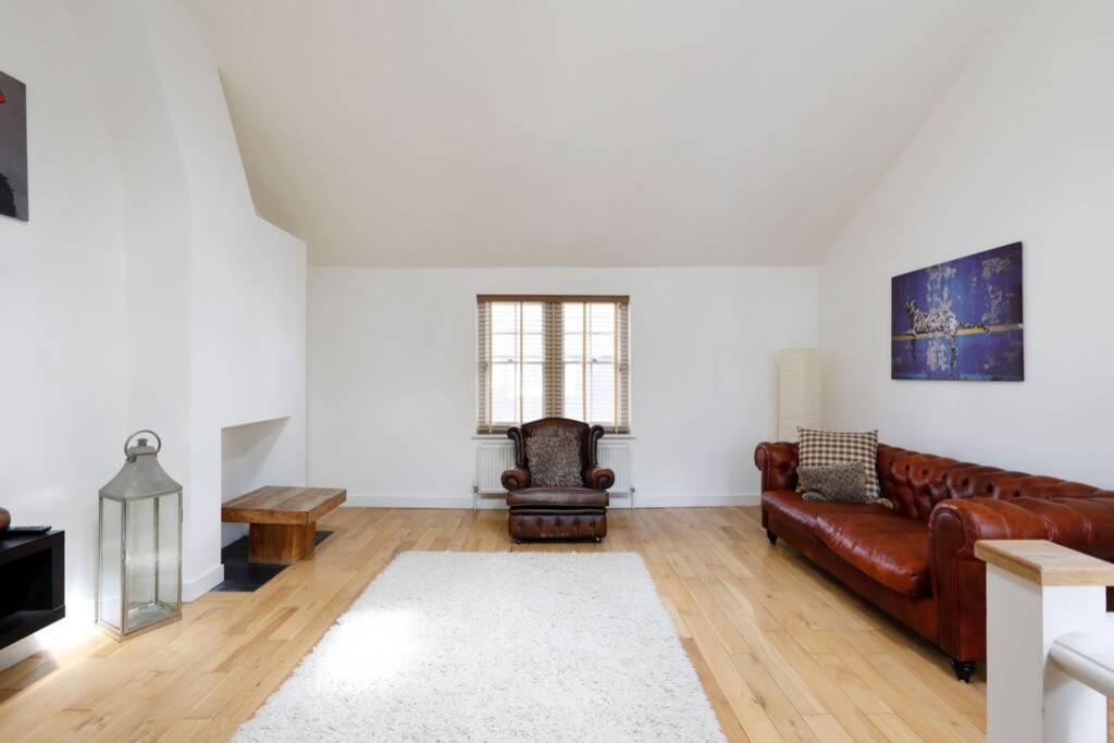 Beautiful 2 Bedroom Mews House With Parking By The Beach Brighton ภายนอก รูปภาพ